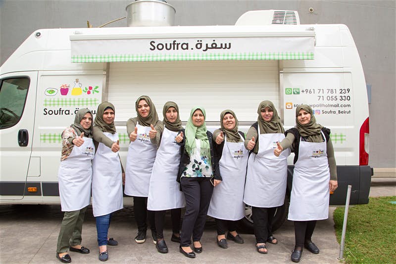 Sensasi Makanan Restoran Dengan Suasana Jalanan
